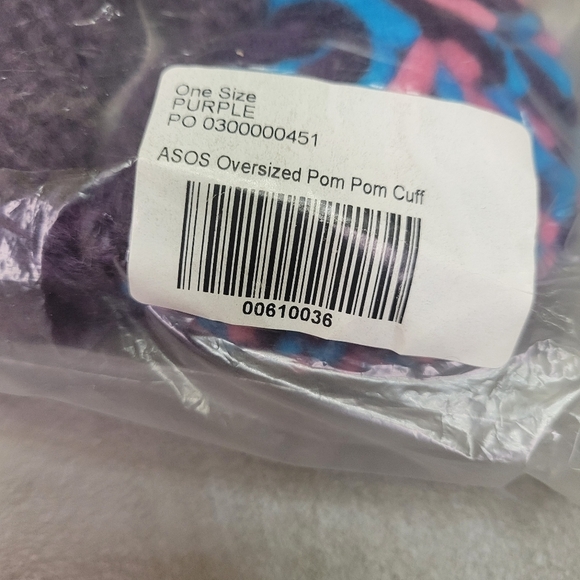 😊asos🌈 Oversized Rainbow Pom Pom CUFFS [BNIB]🧤❤️ - Picture 4 of 6